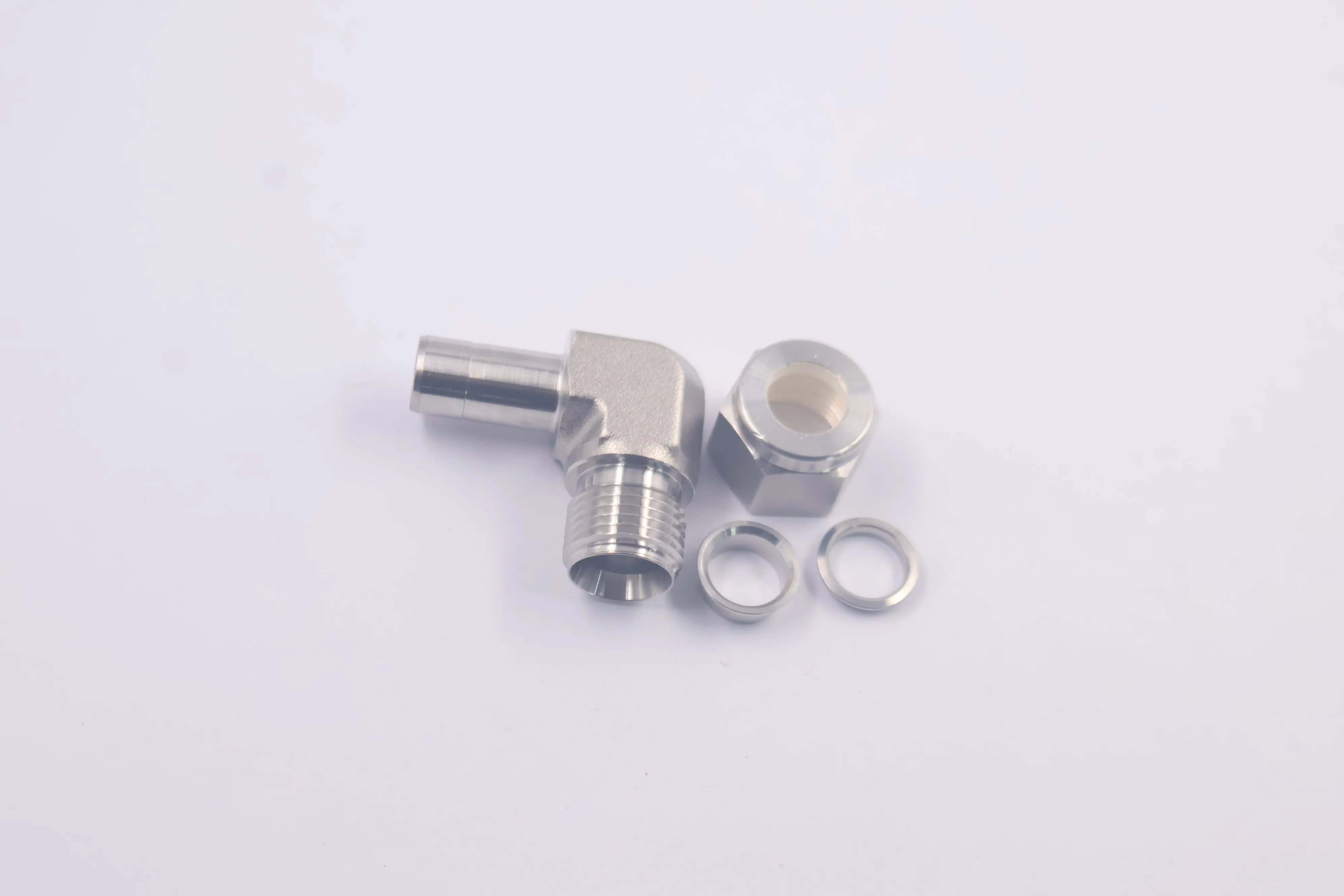 SS-600-2R-6, Stainless Steel Tube Fitting, Tube Adapter Elbow, 3/8 in. OD, Can Combination with Swagelok