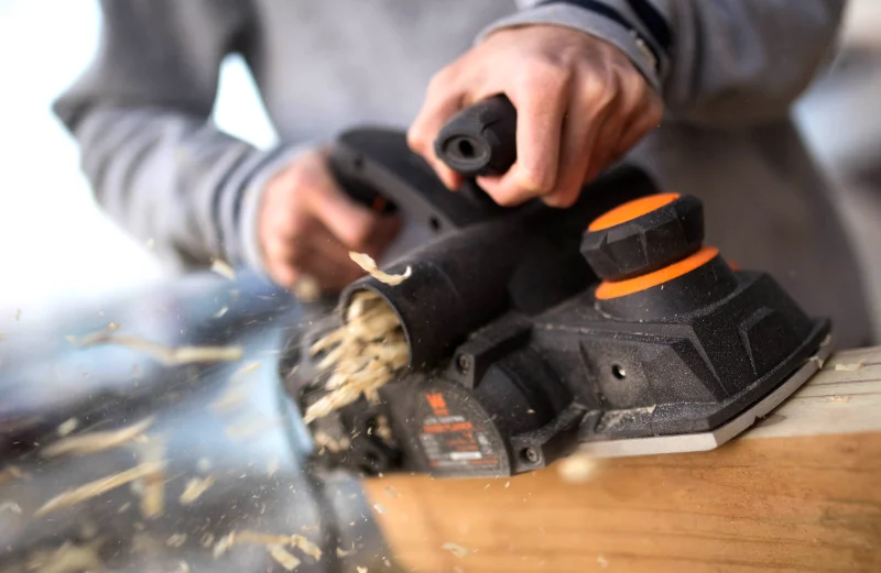 WEN 20V Max Brushless Cordless 4-1/2-Inch Angle Grinder with 4.0Ah Lithium-Ion Battery and Charger