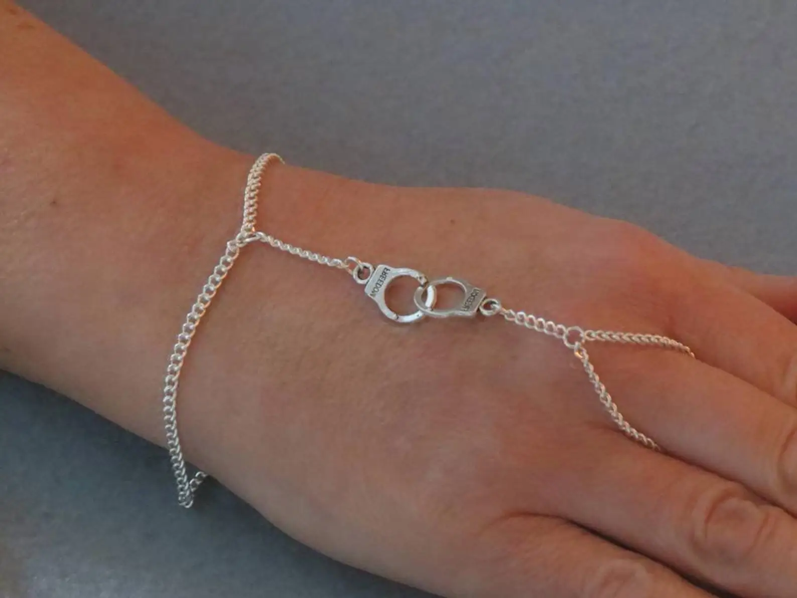 thumbnail image 1 of Pulsera de Luna, Triple diosa, media luna, anillo pagano, bruja Wicca, pentculo, 1 of 5