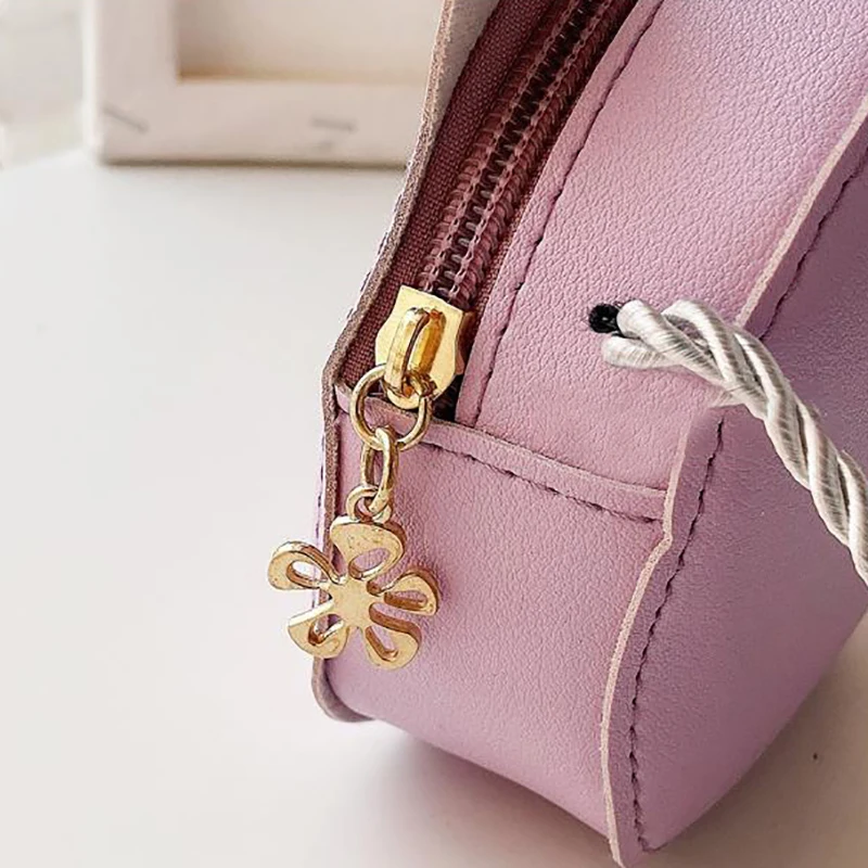 4~12歳の子供向け小型クロスボディパース かわいい小さなメッセンジャーバッグ ミニショルダーバッグ 財布 男の子 女の子 旅行用 キッズ  ショルダーバッグ 女の子 小学生 子供 可愛い 女子 ポシェット かわいい おしゃれ 斜め掛け ガーリー ベア チャーム付 sle-511 MILK  ... 幼児 女の子 キッズ用ギフト 財布 - ガールズ ハート パース ガールズ クロスボディ バッグ プリンセス ハンドバッグ ショルダ