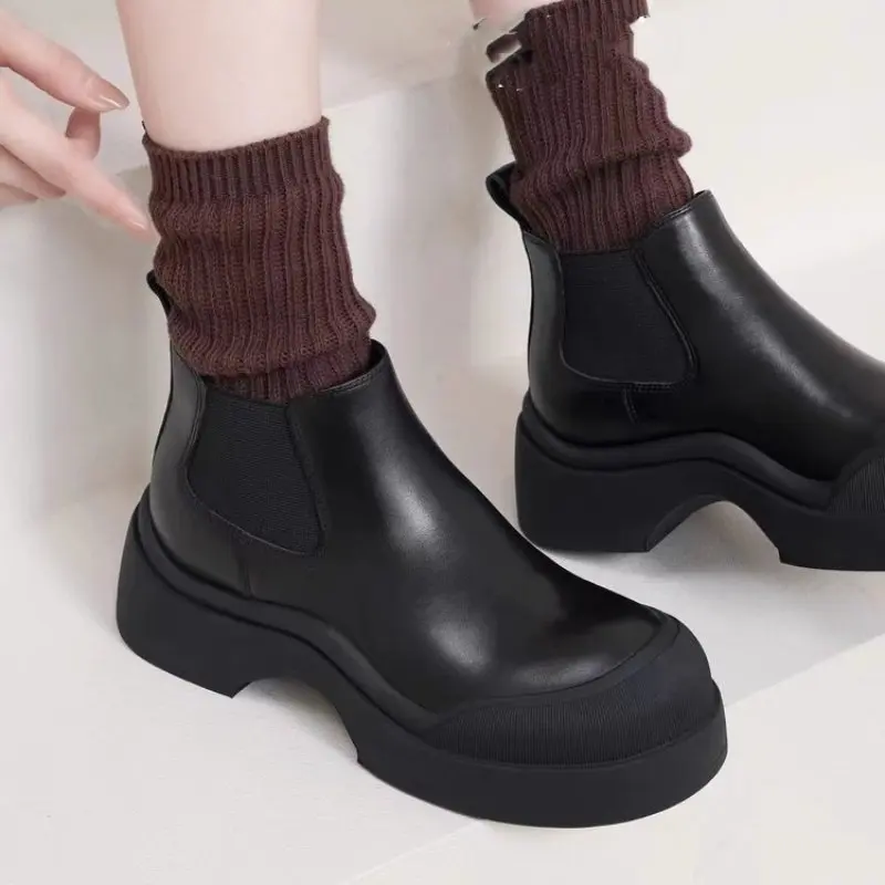 Fashion Platform Women Short Boots Slip on Cool Leather Round Toe Women Booties Hot Genuine Leather Women's Boots Retro British