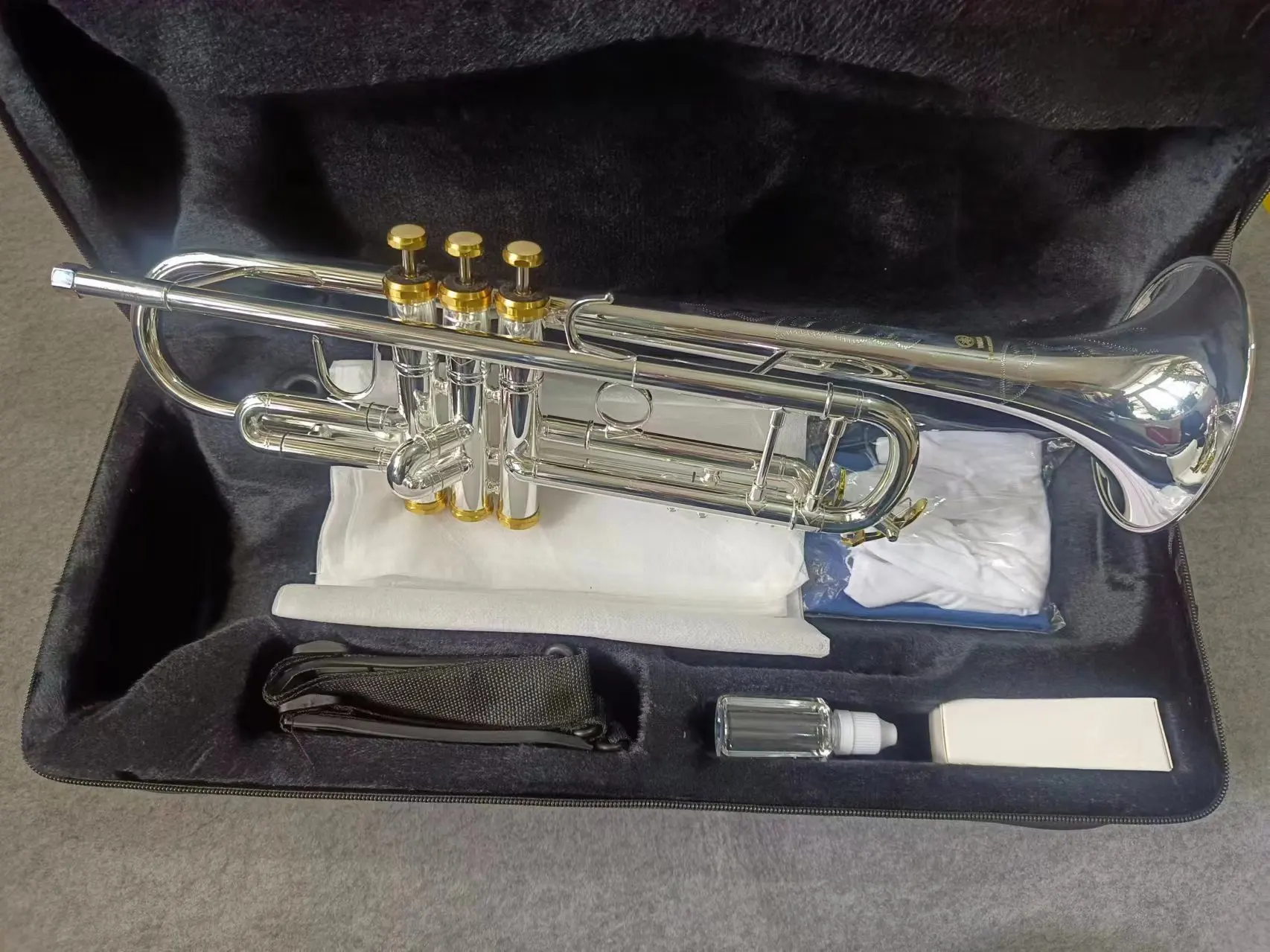 Japan 8335G Bb Trumpet B Flat Brass Silver Plated Professional Trumpet Musical Instruments with Leather Case
