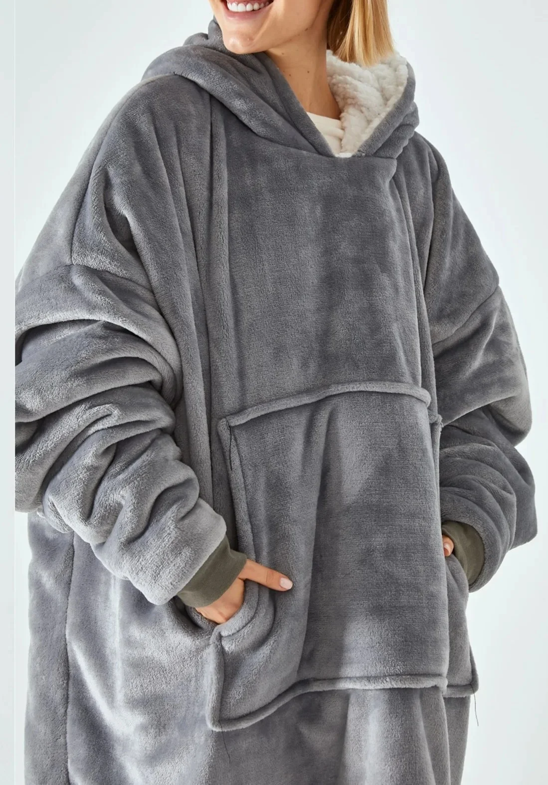 بطانية دافئة من الصوف الفانيلا مع غطاء محرك السيارة للاستخدام المنزلي ومشاهدة التلفزيون ومضادة للبرد مجموعة ملابس نوم للرجال والنساء لموسم الخريف