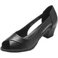Sandales en cuir à talons blocs pour femmes, bout ouvert, semelle souple, antidérapantes, ajourées, légères, peu profondes, pour personnes d'âge moyen, nouvelle collection été 2