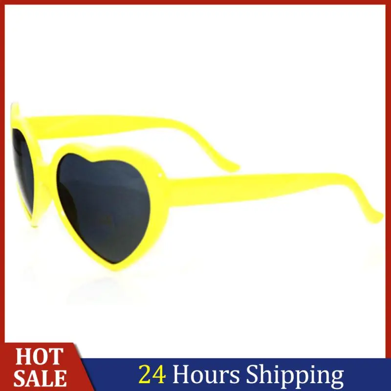 

10pcs Creative Love Heart Shaped Effects Glasses Men Women Fashion Sunglasses Light Change Love Heart Lens Glasses Dropship