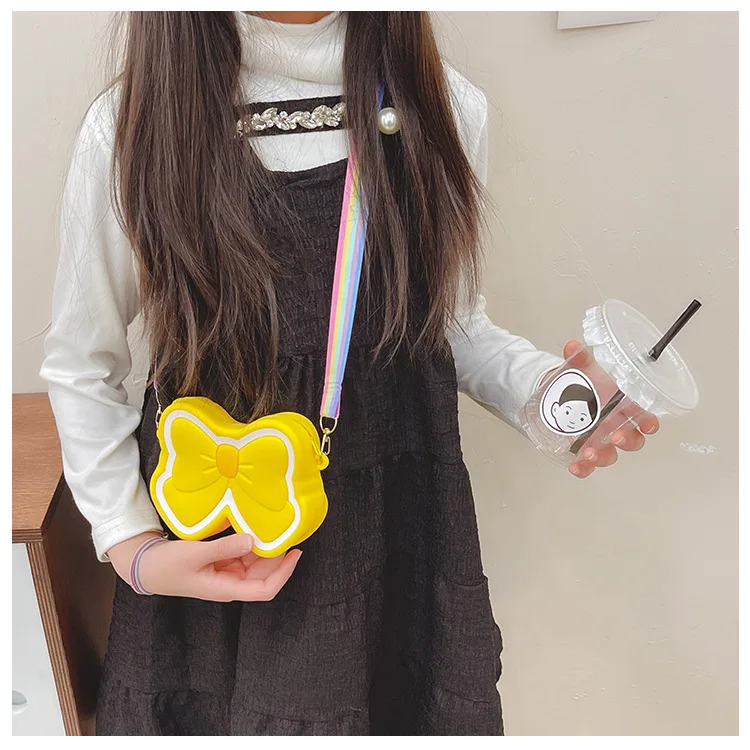 Portamonete Di Silicone Con Tracolla Regolabile - Per Bambini E Adulti - Bomboniere Per Feste - Colorato - Foto 4