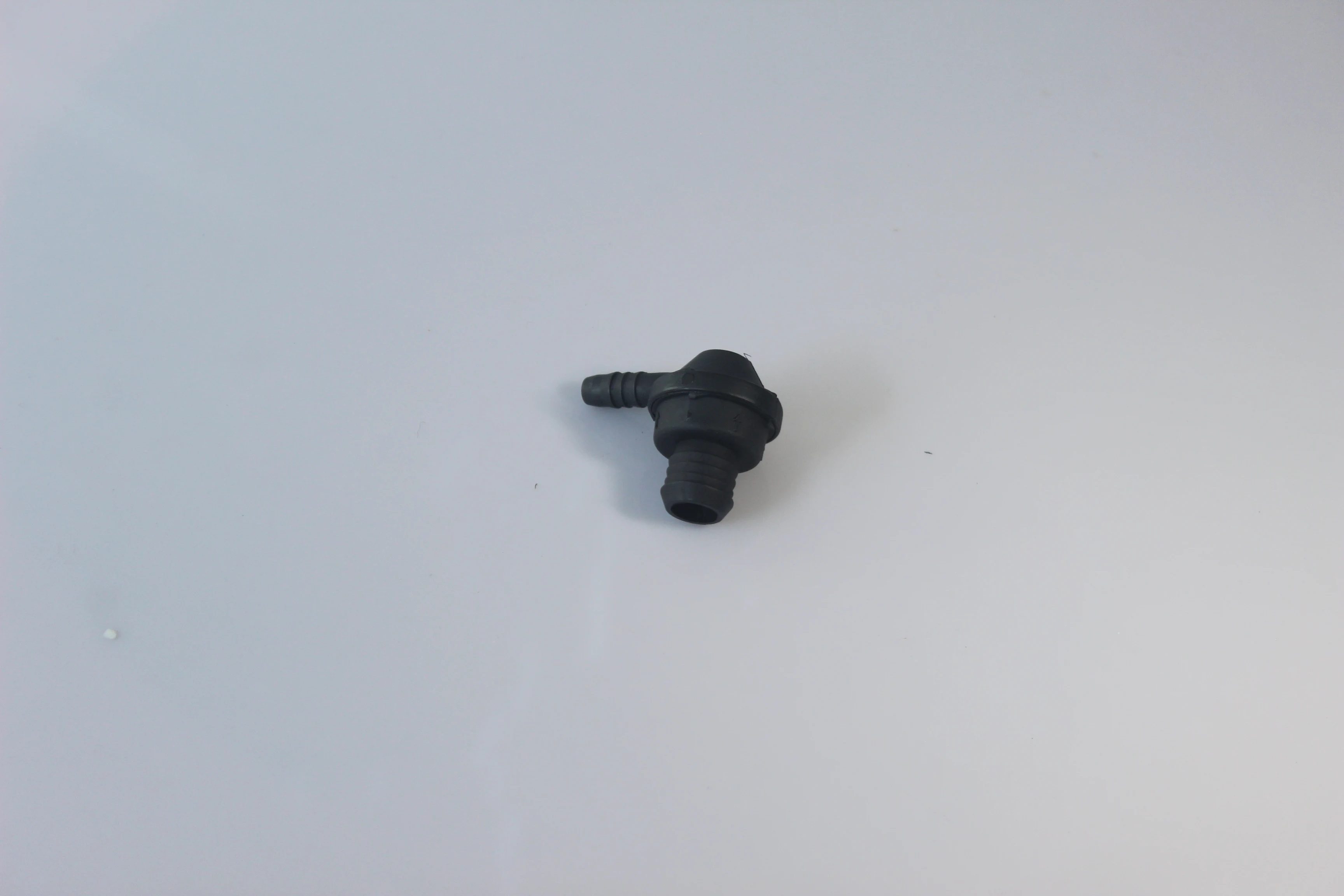 FOR CAR AUTO ENGINE BREATHER CRANKCASE HOSE ONE WAY VALVE PCV Vent 030 103 175B 030-103-175B 030103175B Audi Seat Skoda VW