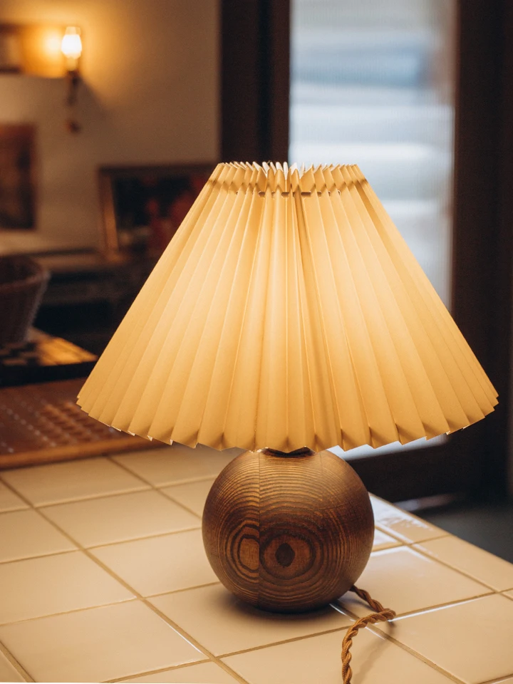 地中海式ベッドルームランプヨーロピアンスタイルテーブルランプベージ