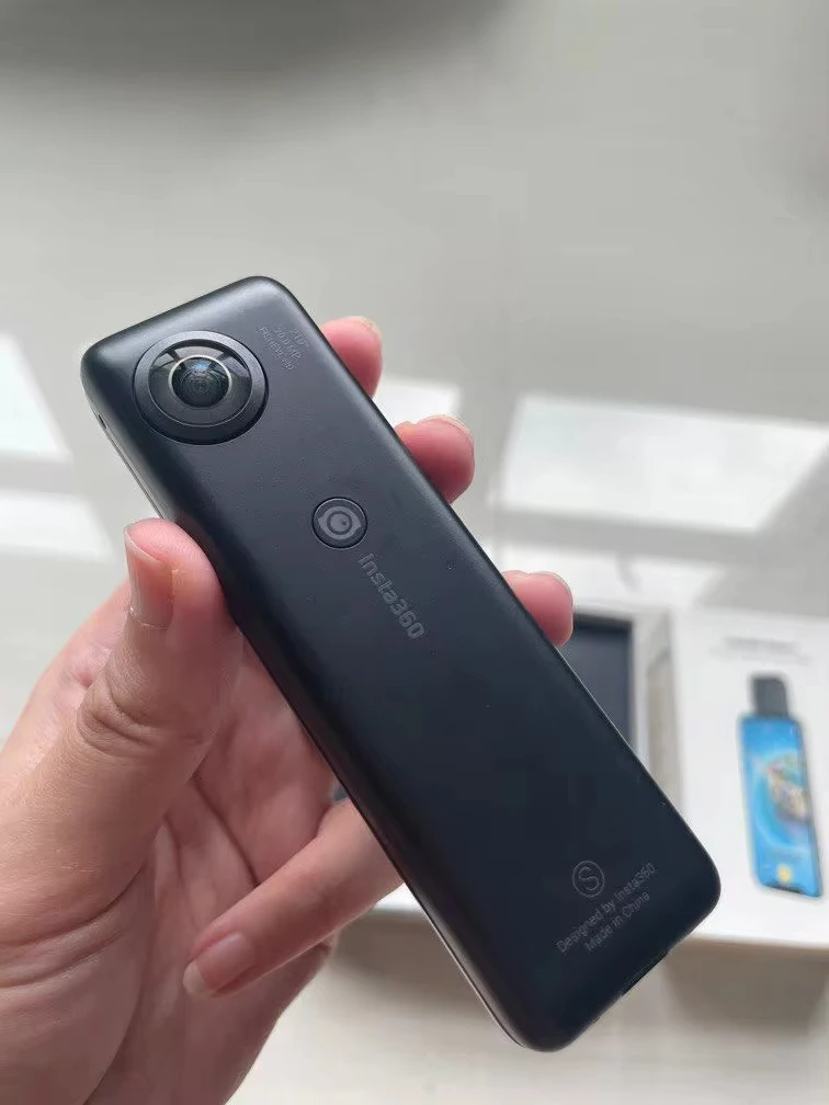 insta360 nano s 未使用美品 VR 360カメラ Insta360 Nano S: a 4K 360 video camera for iPhone by Jose