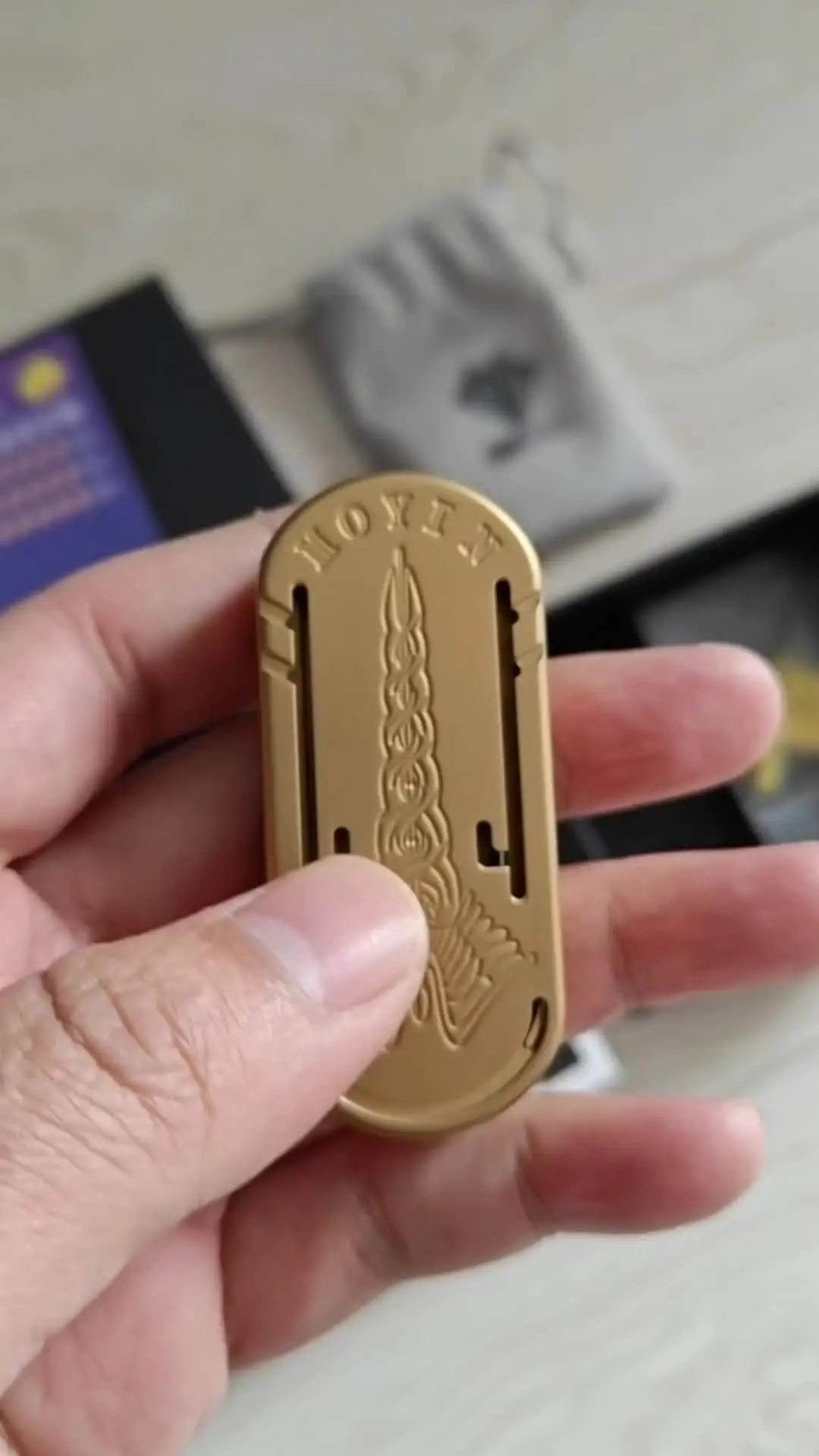 ZDEDC メイスダブル音叉フィジェットスライダーチタン不安おもちゃ