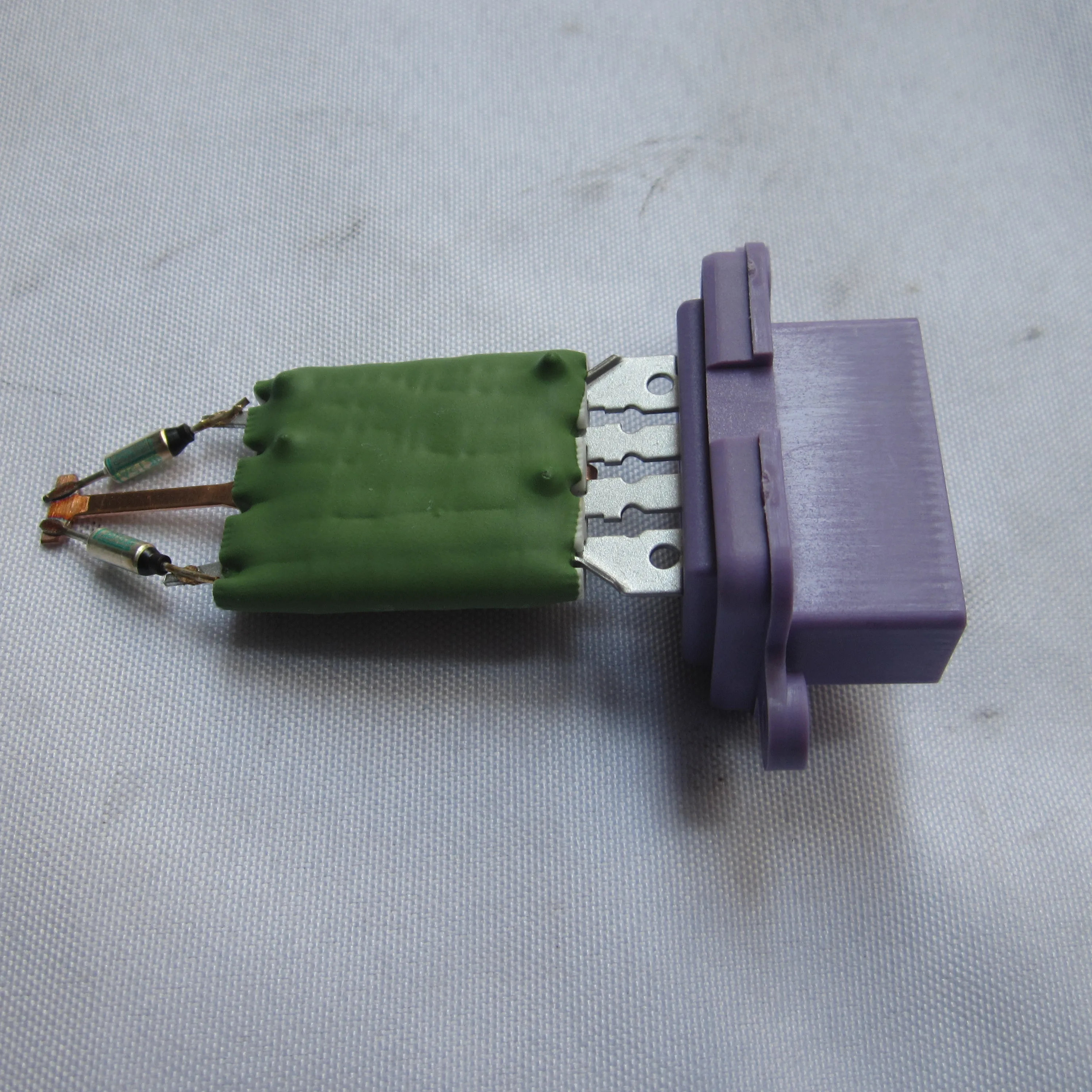 Auto AC Heater blower motor resistor for IVECO STRALIS A5150030 42538440 F3BE0681E F3BE0681A F3BE3681B 42553955 6R2K 2P7K 1R1K