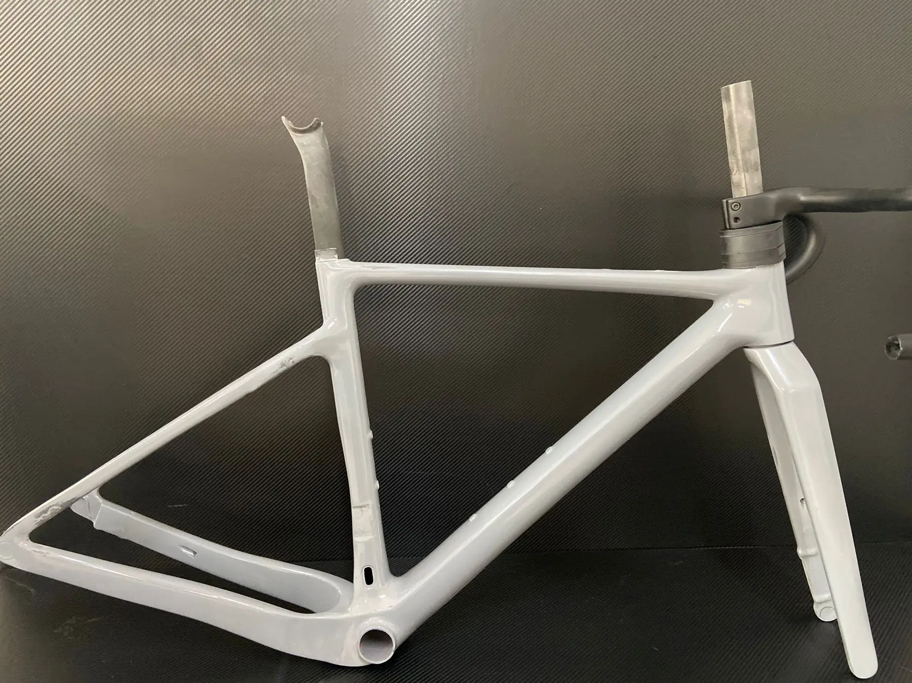 New carbon grevil road bike frame Compatible with 42mm tires Ultegra Di2 electronic group all internal wiring disc grevil