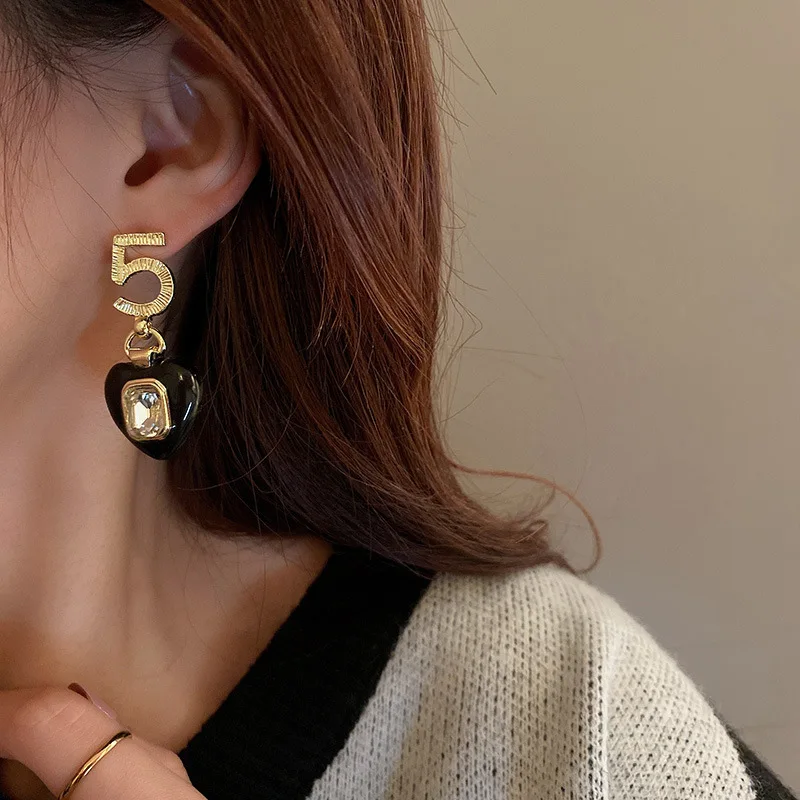 heart earrings Number 5 with Sparkling rhinestone Black Heart Earring for woman female