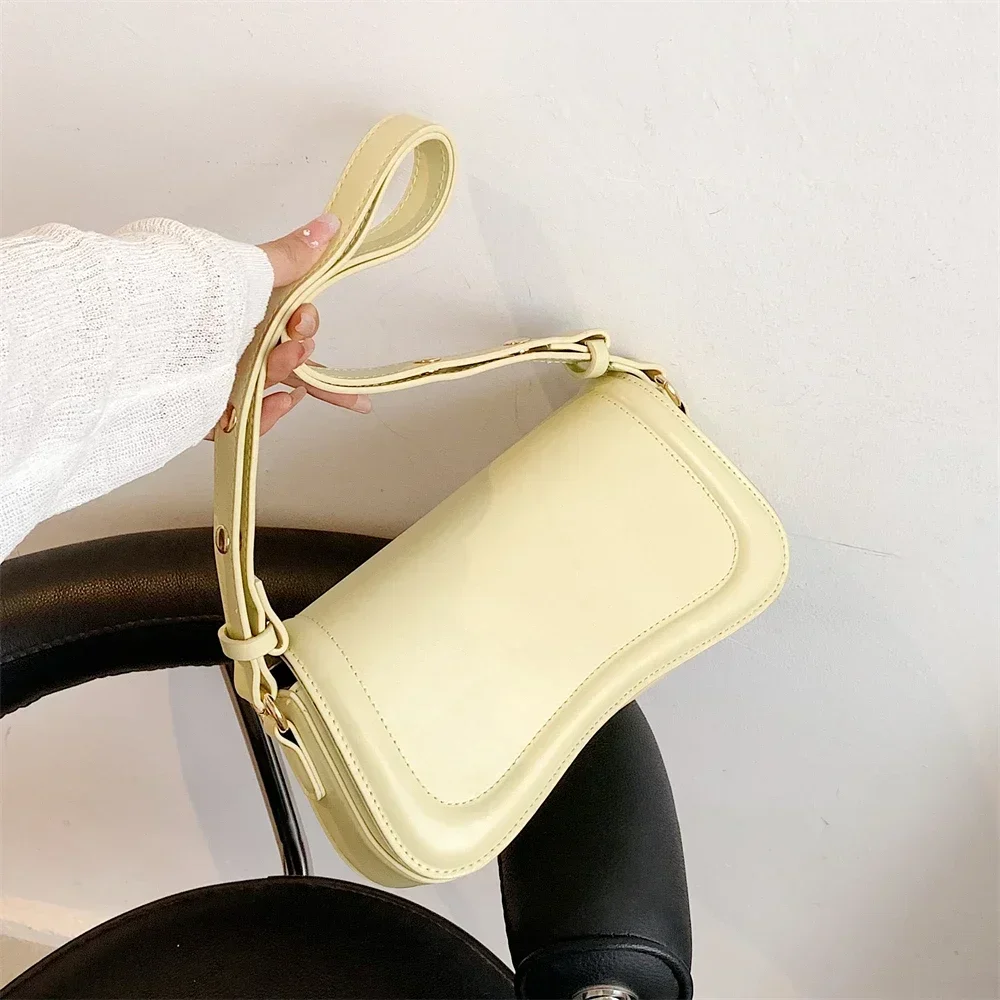 

Small Armpit Crossbody Fashion Latest Color Leather Female PU Pure Handbags Saddle 2023 Bag Flap Shoulder Women Bags For MOODS