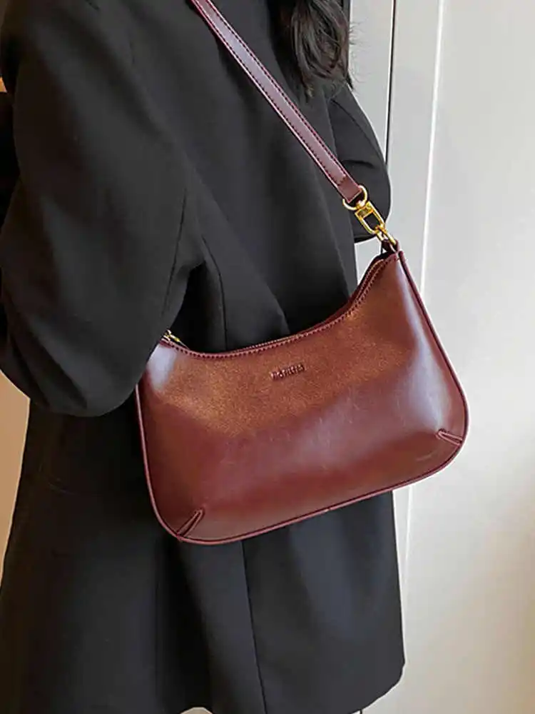◆DEINET◆ CLOUD MIDDLE SHOULDER BAG IN BURGUNDY KDCUA4S3111 DEINET Stud Pocket Bag in Burgundy / DEINET Shoulder Bag | eBay