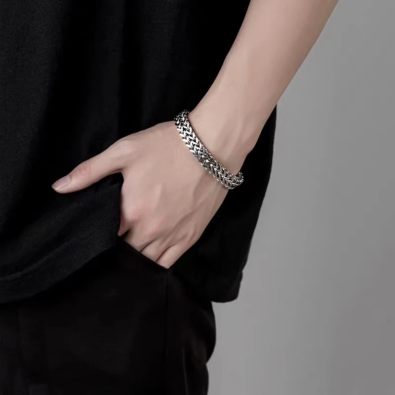 男性用の磁気クラスプ付きステンレススチールブレスレット