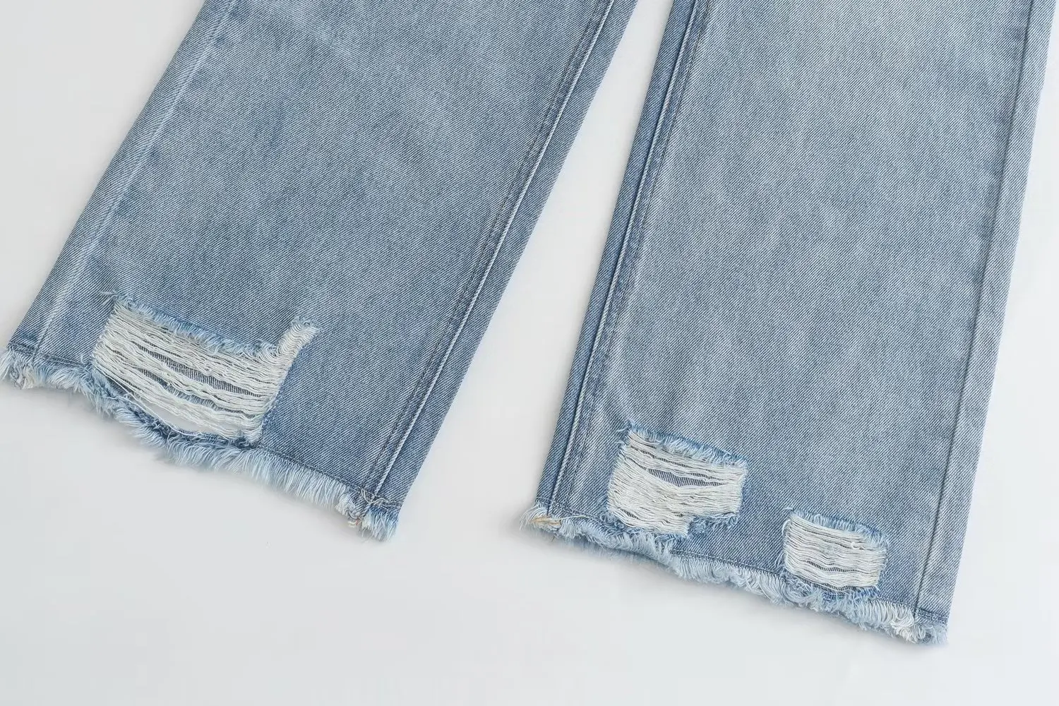 Рисунок 5 - Увядшие свободные джинсы 2023 в