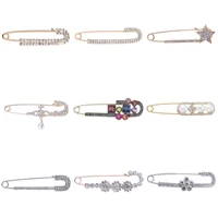 Trendy Rhinestone Five Pointed Star Brooches for Women Unisex Pearl Flower Pins Office Party Friend Gifts Jewelry Accessories