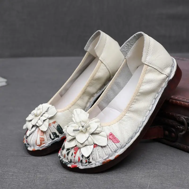 Retro Soft Genuine Leather Moccasins Woman Floral Flat Shoes for Women 2025 New Casual Designer Loafers Summer Flats