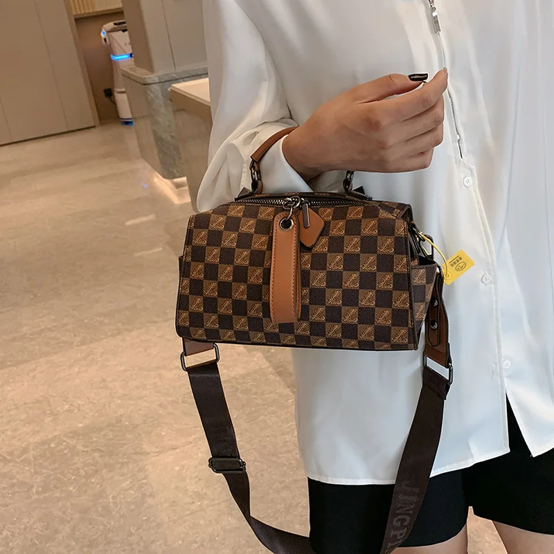 Chaussures Louis Vuitton Aliexpress  Louis vuitton handbags speedy, Louis  vuitton, Bags