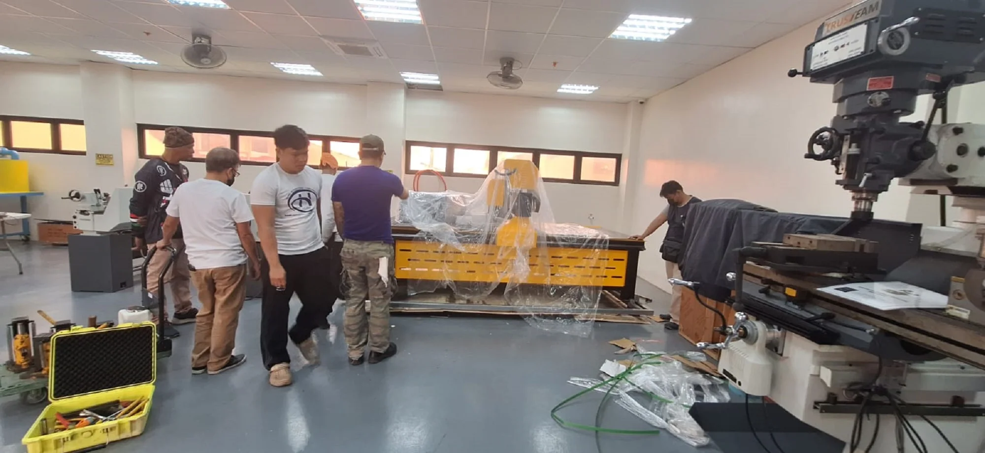 

Hot Sale High Speed 1325 Wood CNC Router Furniture Making Machine 1325 Table Size T-slot Table CNC Milling Aluminum