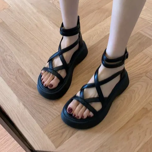 여름철의 필수 아이템, 높이 증가 샌들 추천