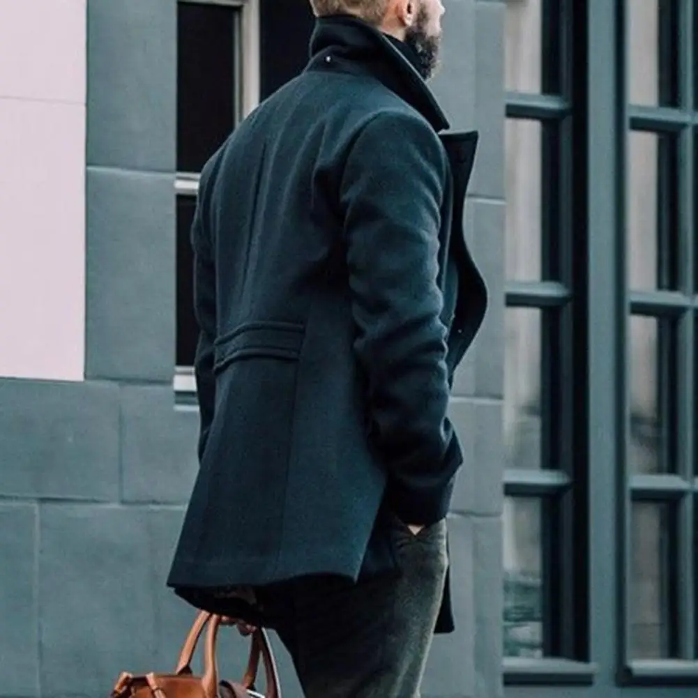 

Can be paired with jeans and leather shoes to look very simple and elegant