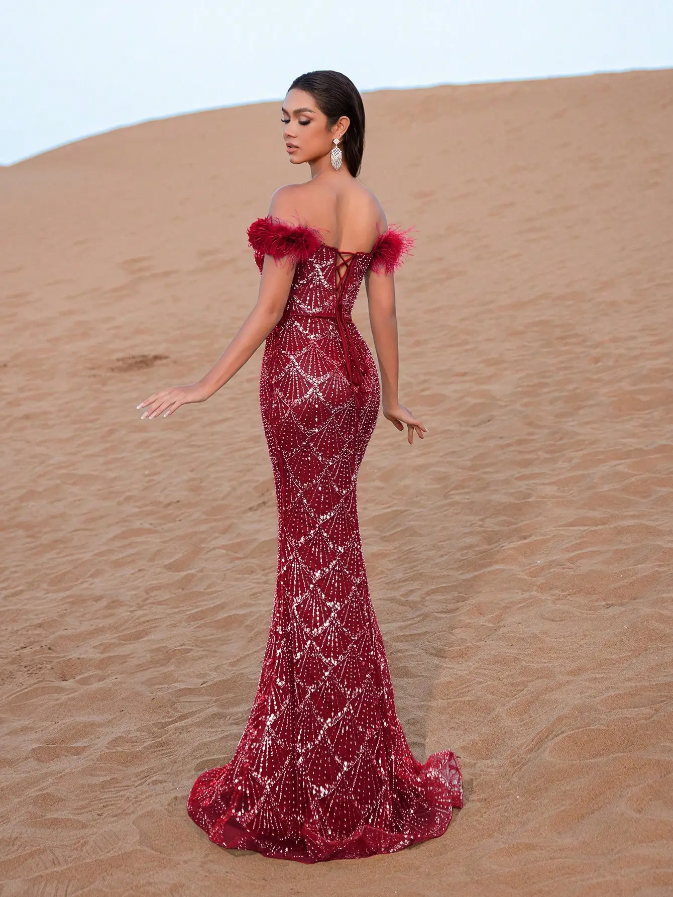 فساتين رسمية أنيقة بحاشية حورية البحر مطرزة وفساتي...