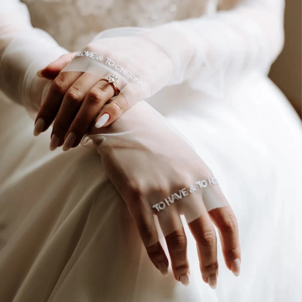 цена Hand Embroidered Wedding Gloves Ivory Silk Threadwork Fingerless Sheer Bridal Tulle Gloves Tess’ Vow Gloves