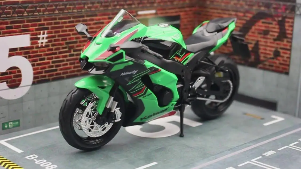 1/12 Scale Ninja ZX-10R Motorcycle Model - Die Cast Metal Kawasaki Replica With Rubber Tires