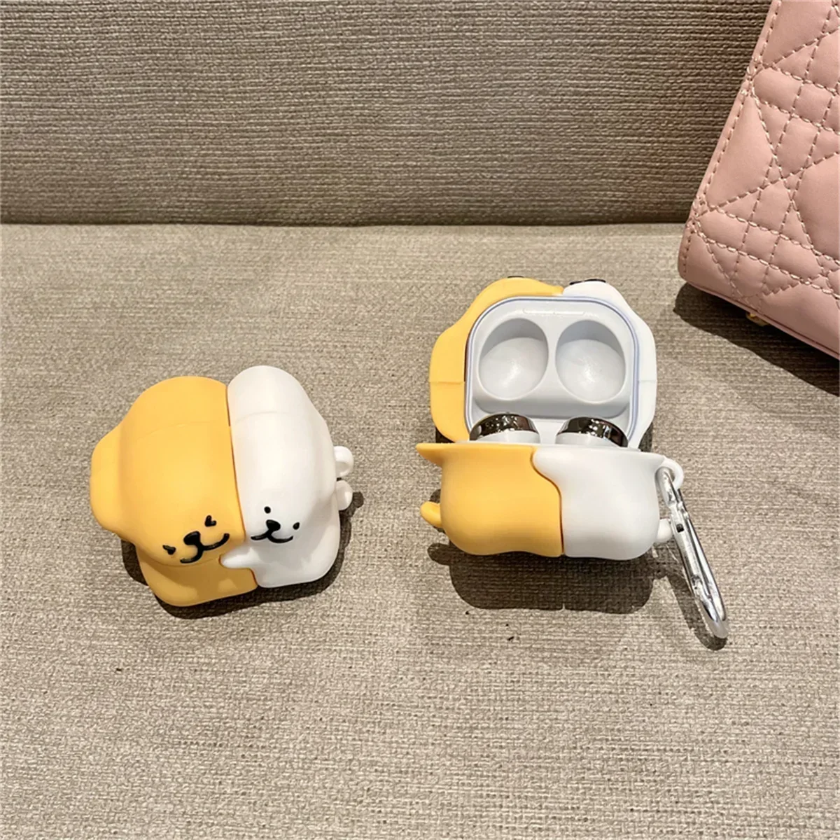 Dogs Design Silicone Earbud Case Cover with Hook