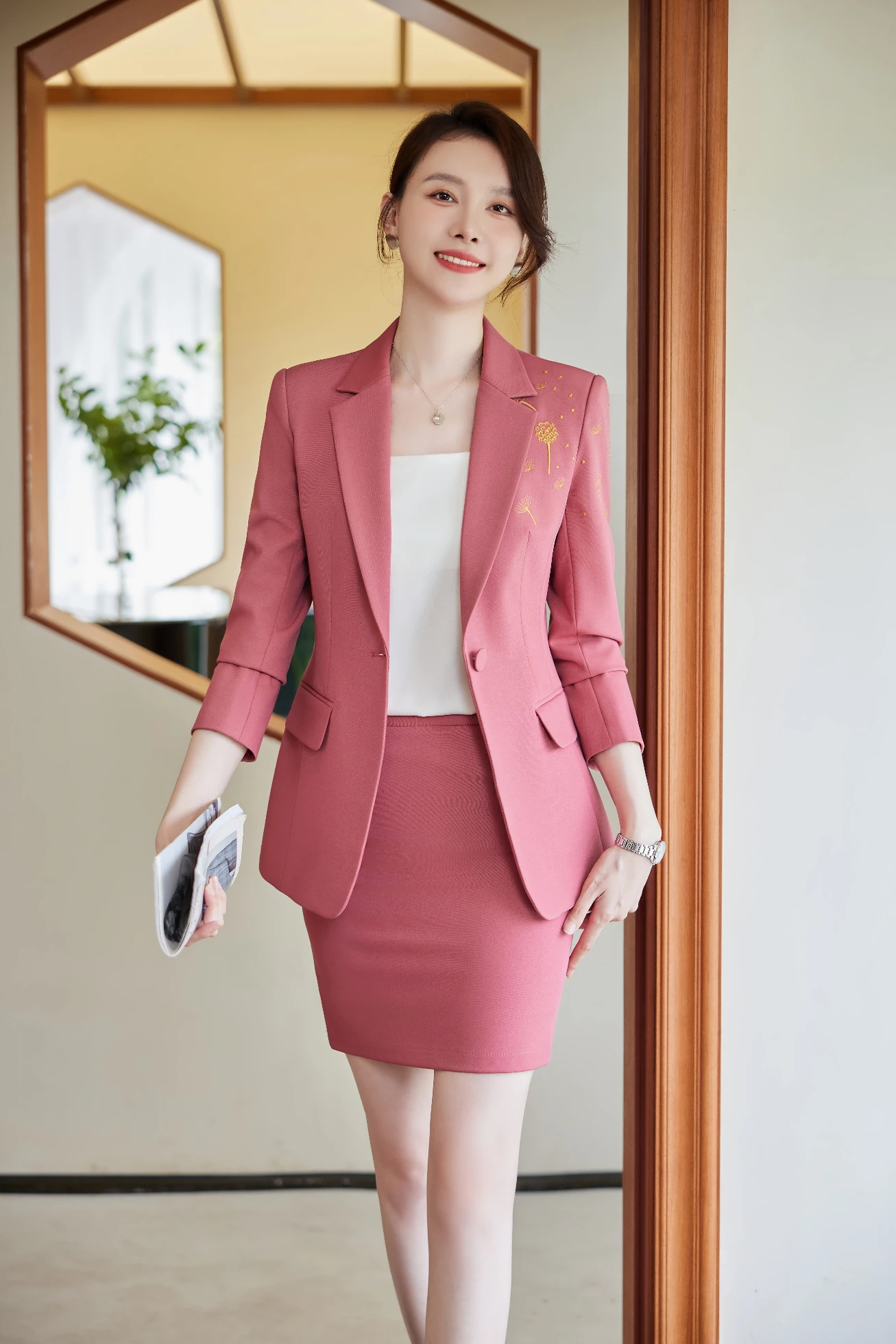 

AIyssa Professional Women's new autumn and winter high-quality skirt suit to lead the fashion trend