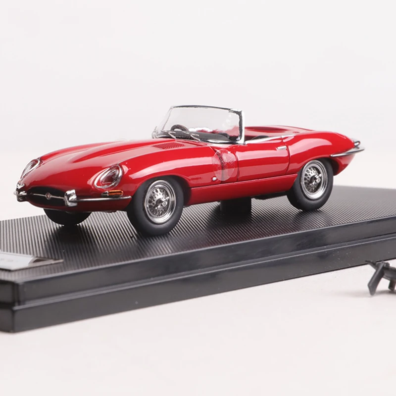 ミニカー 1961 JAGUAR  E-TYPE 1961-jaguar-e-type-convertible