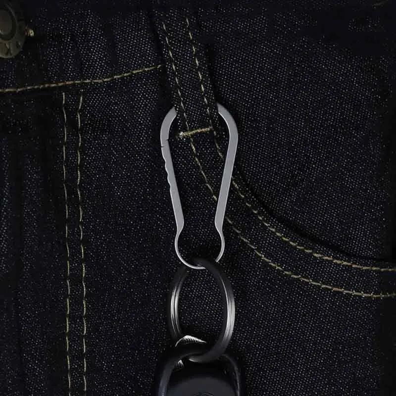 Titanium Alloy Quick-Hang Keychain with Horseshoe Clasp