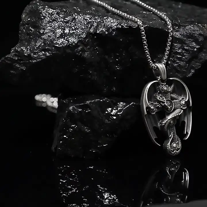 2022 Fashion Trend Titanium Steel Skull Necklaces Personality Street Hip Hop Flying Dragon Pendant Necklace For Men And Women