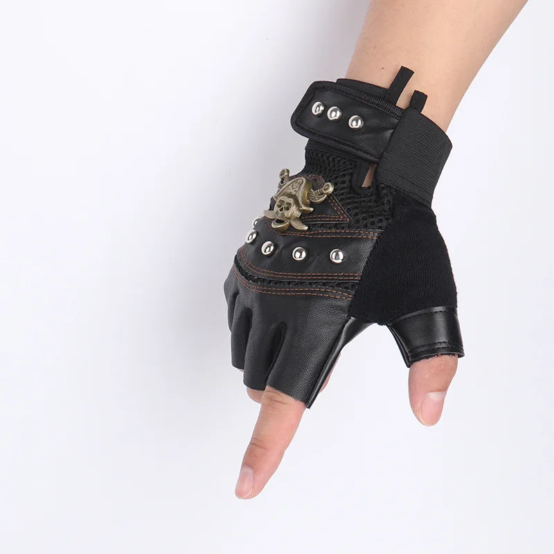 Guanti Punk In Vera Pelle Con Borchie &ndash; Mezzo Dito, Unisex, Per Moto E Bici &ndash; Italianboy2003
