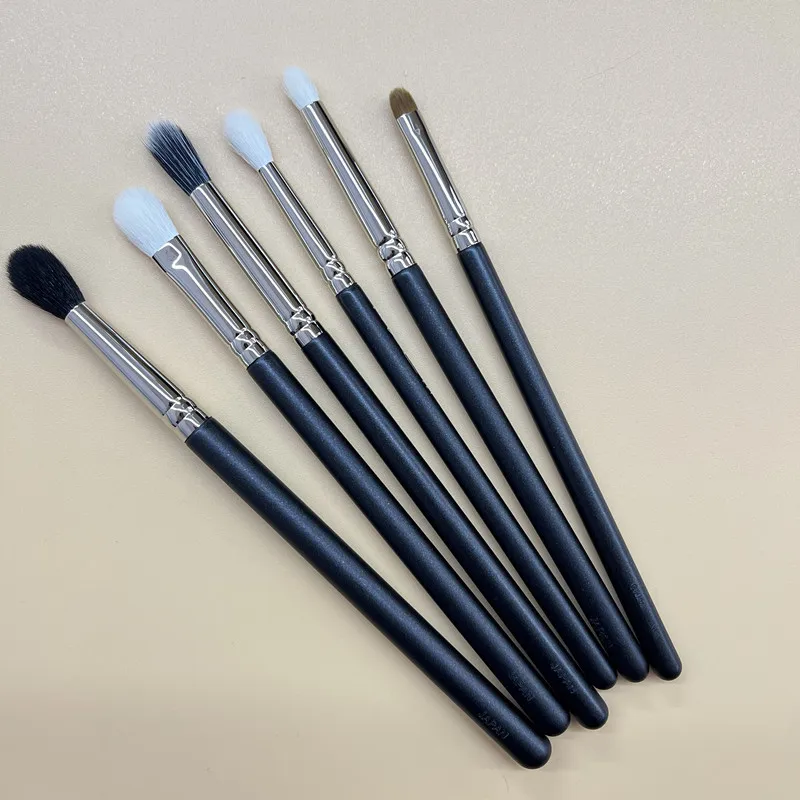 Pinceaux de maquillage pointus série M, 1 pièce, brosse de maquillage pour Contour de poudre, poils d'animaux, doublure pour les yeux, manche en bois, outil cosmétique de haute qualité 1