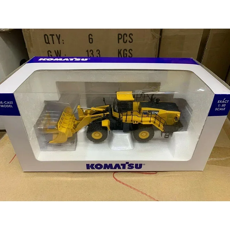 1/50 コマツ WA600-8 ストーンハンドラー　ミニチュア Amazon.com: Universal Hobbies Komatsu WA600-8 Wheel Loader Diecast