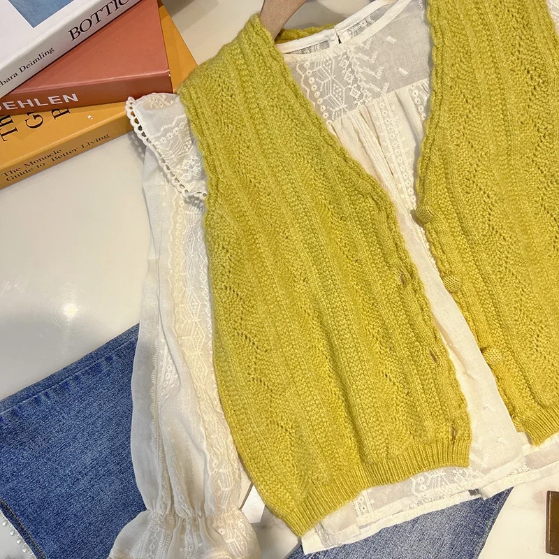 Girls Clothes Suit New Little Girl Fashion Style Knitted Waistcoat Childrens Jeans Spring and Autumn Girls Three-piece Set
