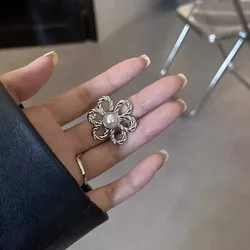 Adjustable Waist Button Set with Elegant Hollow Metal Flower Design (Silver)