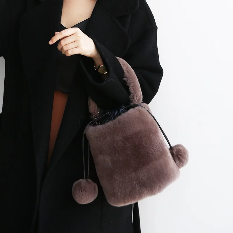 Women's Luxury Plush Bucket Bag High Quality Real Rex Rabbit Fur Shoulder Fur Bag Chain Decoration Can Crossbody Fur Bag