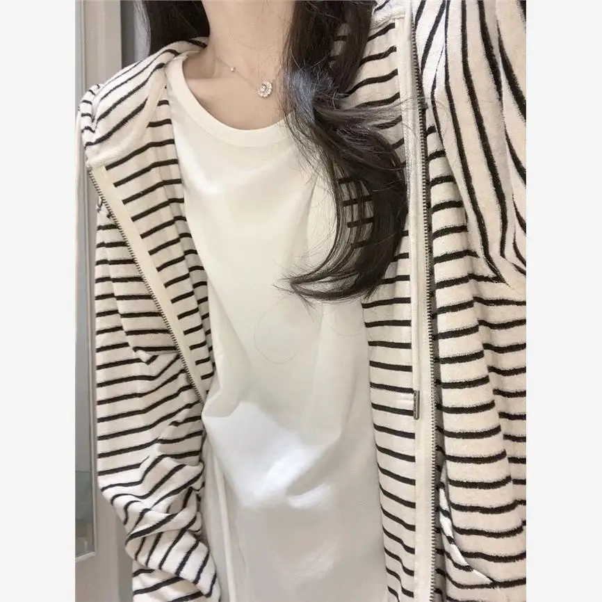 American Y2K Ʈ   ī ĵ      Ÿ Aibi Cultural Hooded Jaet Top