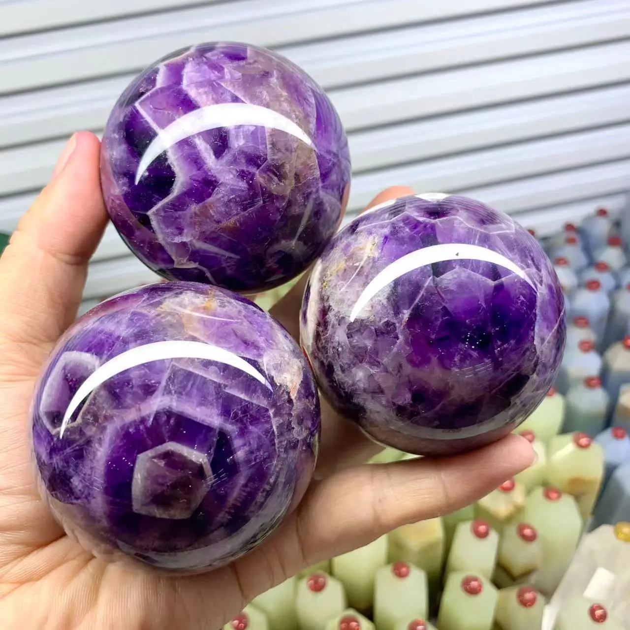 

Natural Dream Amethyst Ball Polished Massage Sphere Ball Reiki Healing Stone Crafts Room Decor Crystal Globe Souvenir Gift