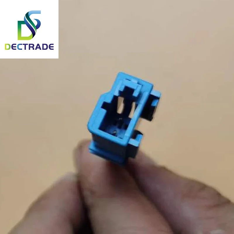 DECTRADE Front Safety Seat Belt Buckle Extender Clip Socket w/ Warning Cable For VW Tiguan 2009- 5ND 857 755 A 5ND 857 756 A