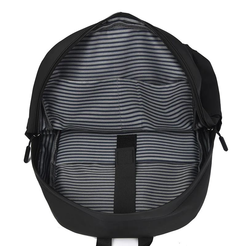 1 large capacity Travel Backpack - computer bag, adjustable shoulder strap and zipper closure, very suitable for commuting, offi