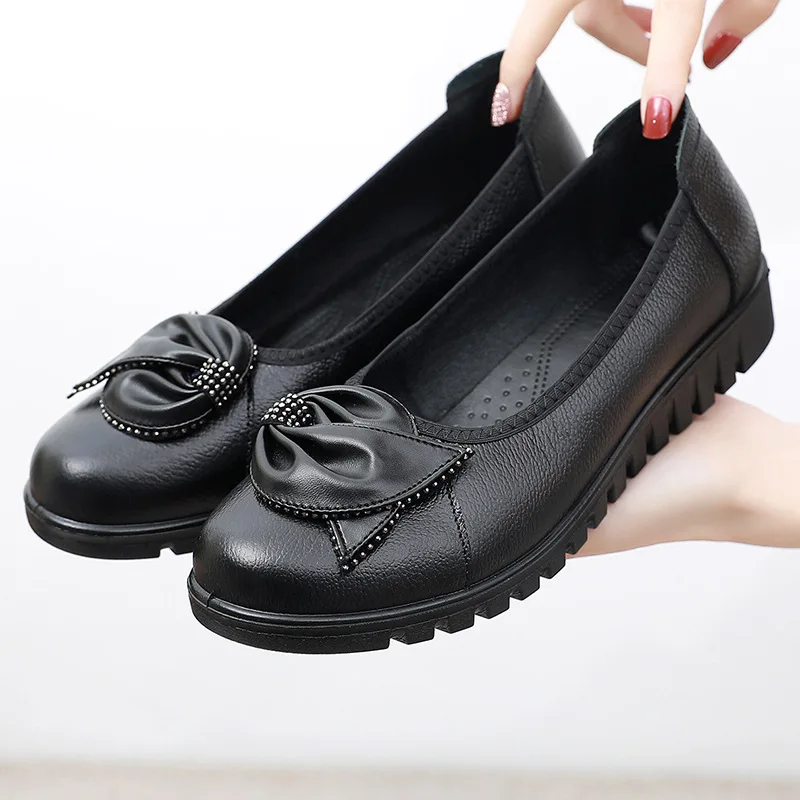 2023 New Autumn Women's Shoes Fashion Loafers Casual Women Leather Flat Shoes Ladies Slip On Comfortable Black Work shoes