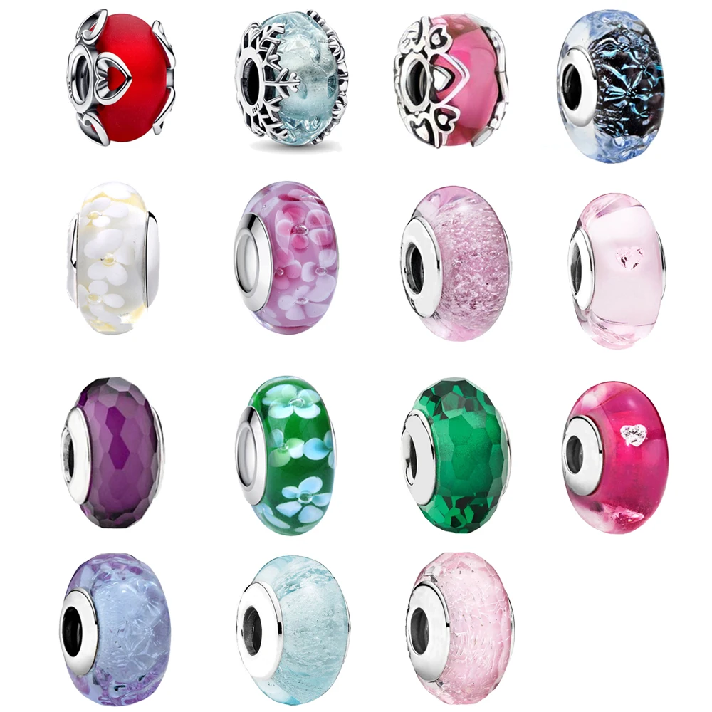 O Brazalete Con Dijes De Corazones Y Estrellas