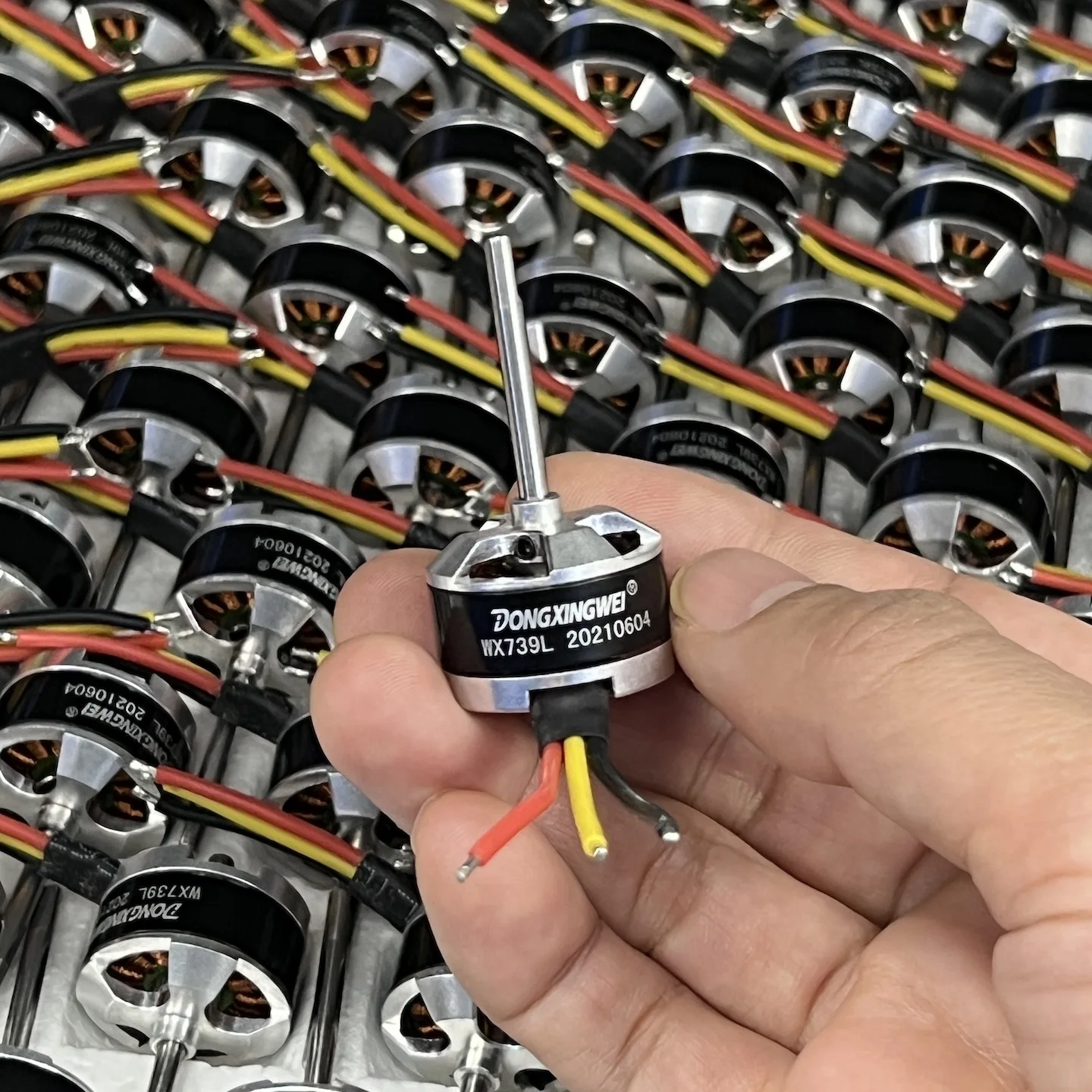 Moteur brushless 1806 1700KV 23mm arbre long DC12-24V pour drone meuleuse