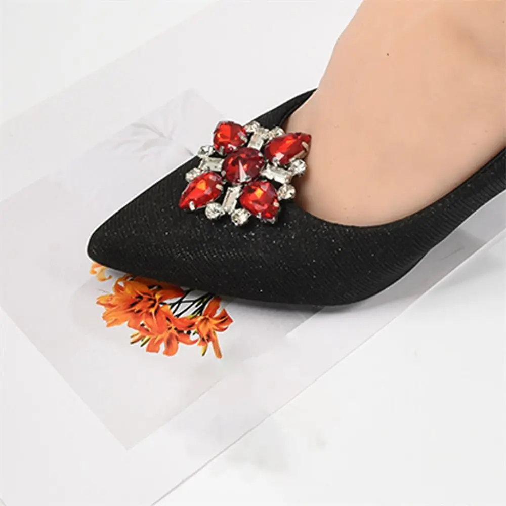 Glänzende Metall-Schuhclips, modische Strasssteine, abnehmbare Charm-Schnalle, Kristall-Brautschuhe, Dekoration, hoher Absatz – Detail 12