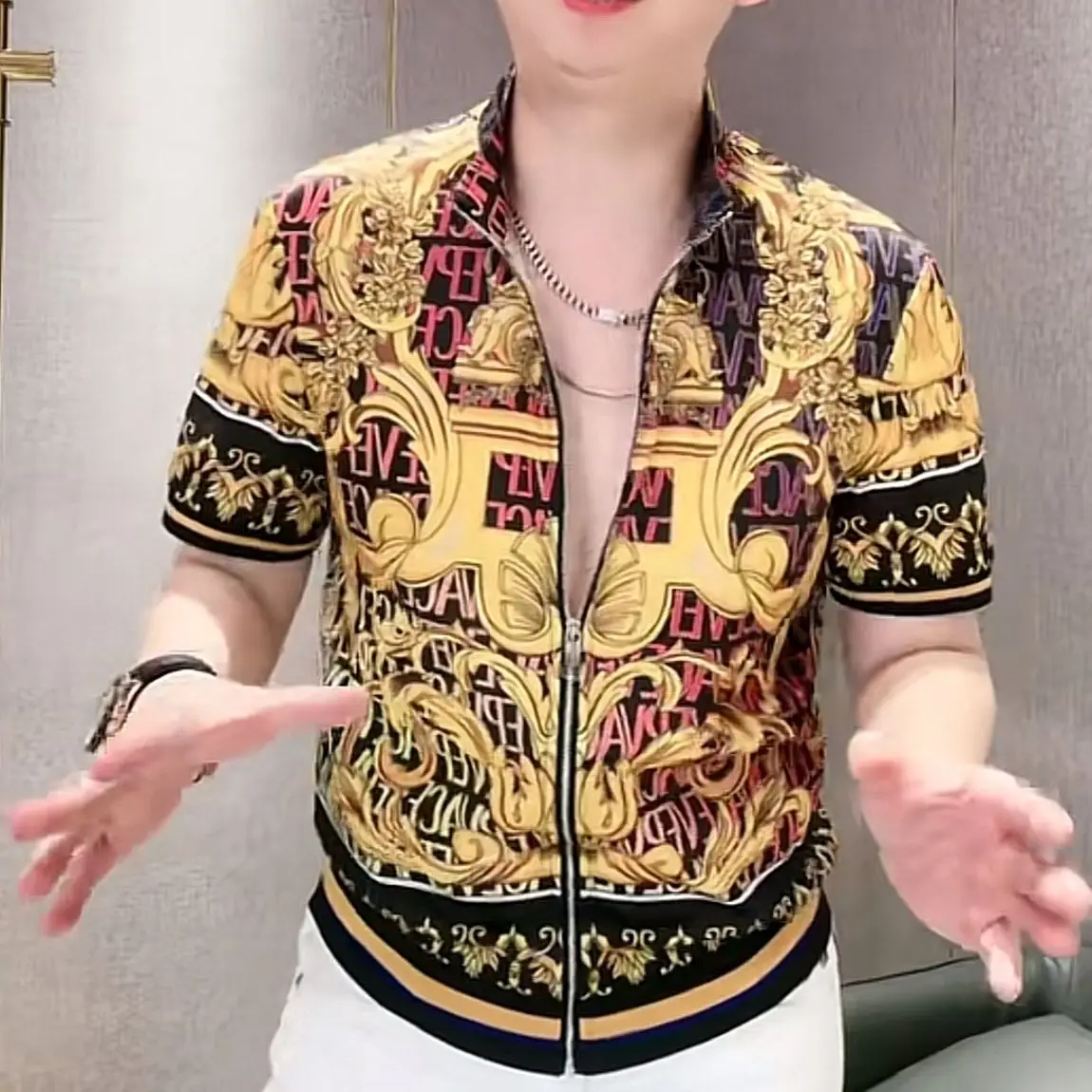 

Fashionable T-shirt, zippered short sleeved 2024 summer new versatile light luxury cardigan, floral youth handsome